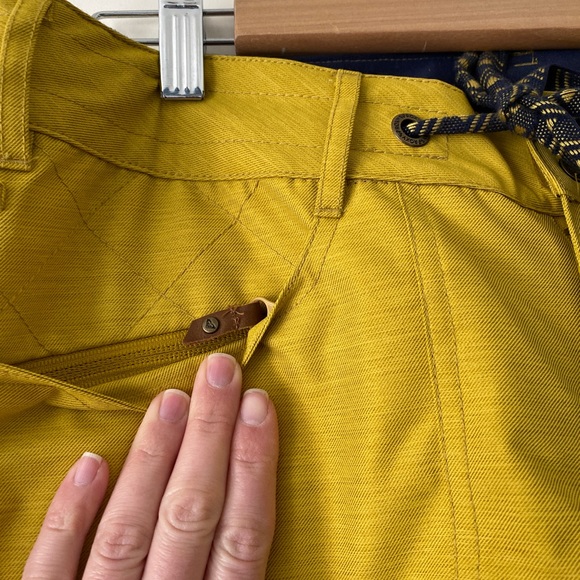 Roxy DryFlight Snow Pants - Picture 3 of 5